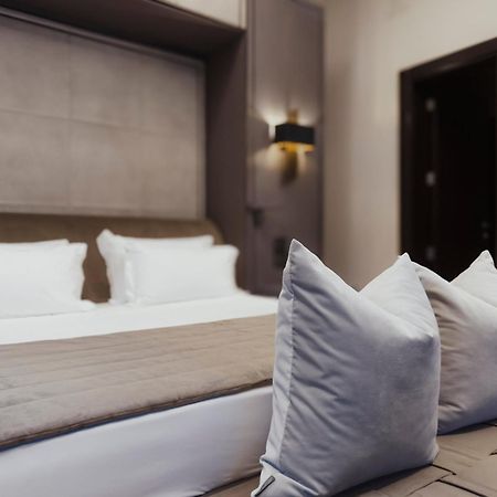 Casa 300Mila Hotel เลชเช ภายนอก รูปภาพ